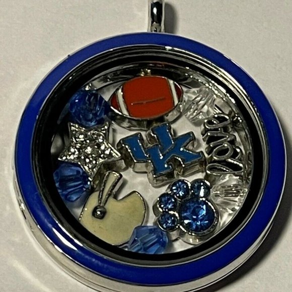 Kentucky Wildcats NCAA Memory Charm Locket w/ 22 IN chain NEW - Picture 1 of 3